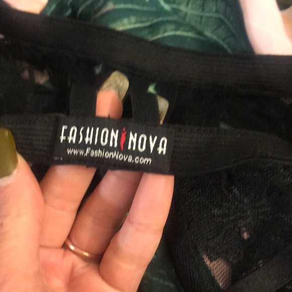 Sexy Black see through lace bra - Picture 2 of 3